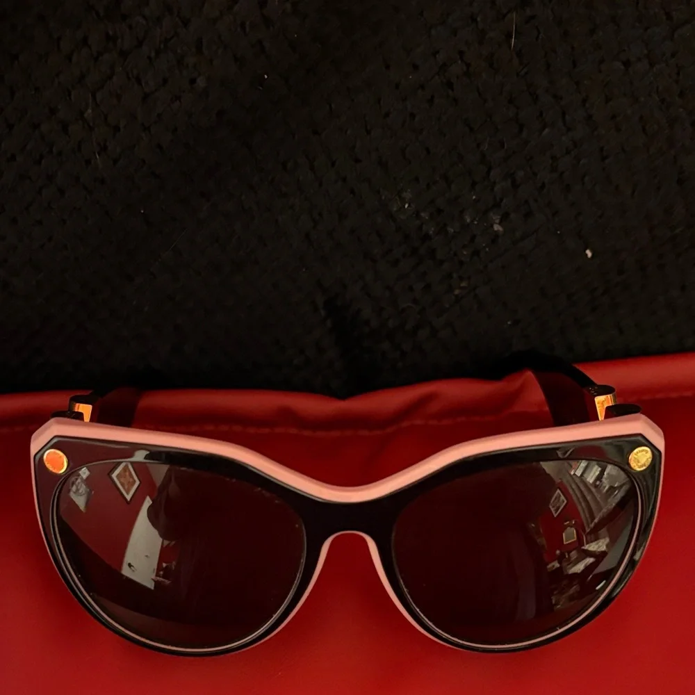 Louis Vuitton My Fair Lady Sunglasses, 100% AUTHENTIC!! - Picture 16 of 16
